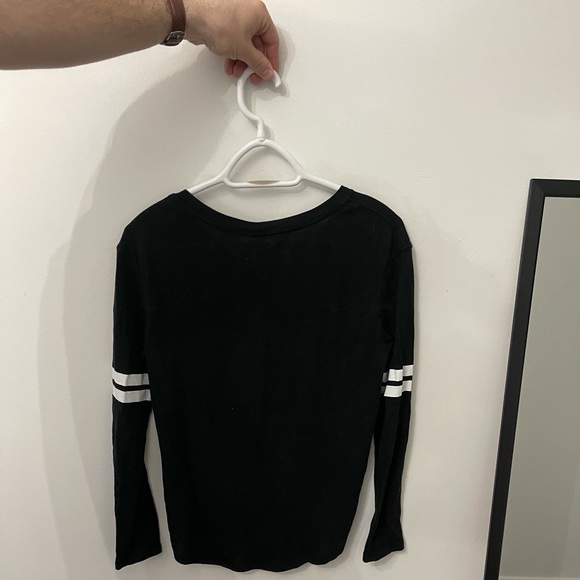 Black long sleeve - Picture 2 of 3